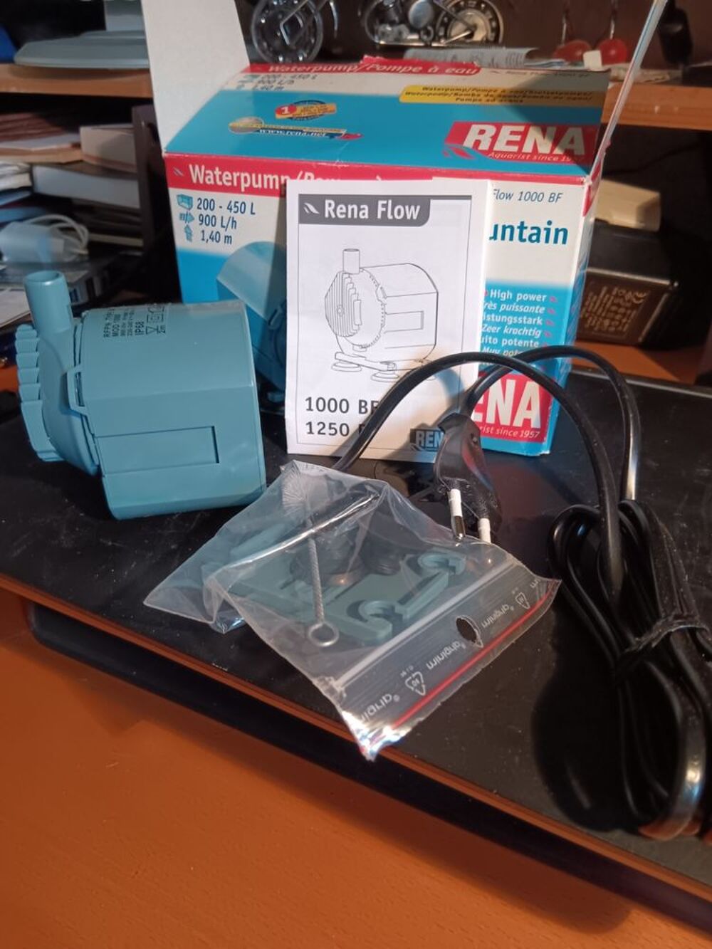 POMPE A EAU RENA POUR AQUARIUM OU FONTAINE OU BASSIN
NEUF Jardin