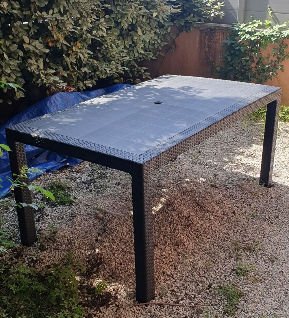 Table de jardin/ext&eacute;rieure Meubles