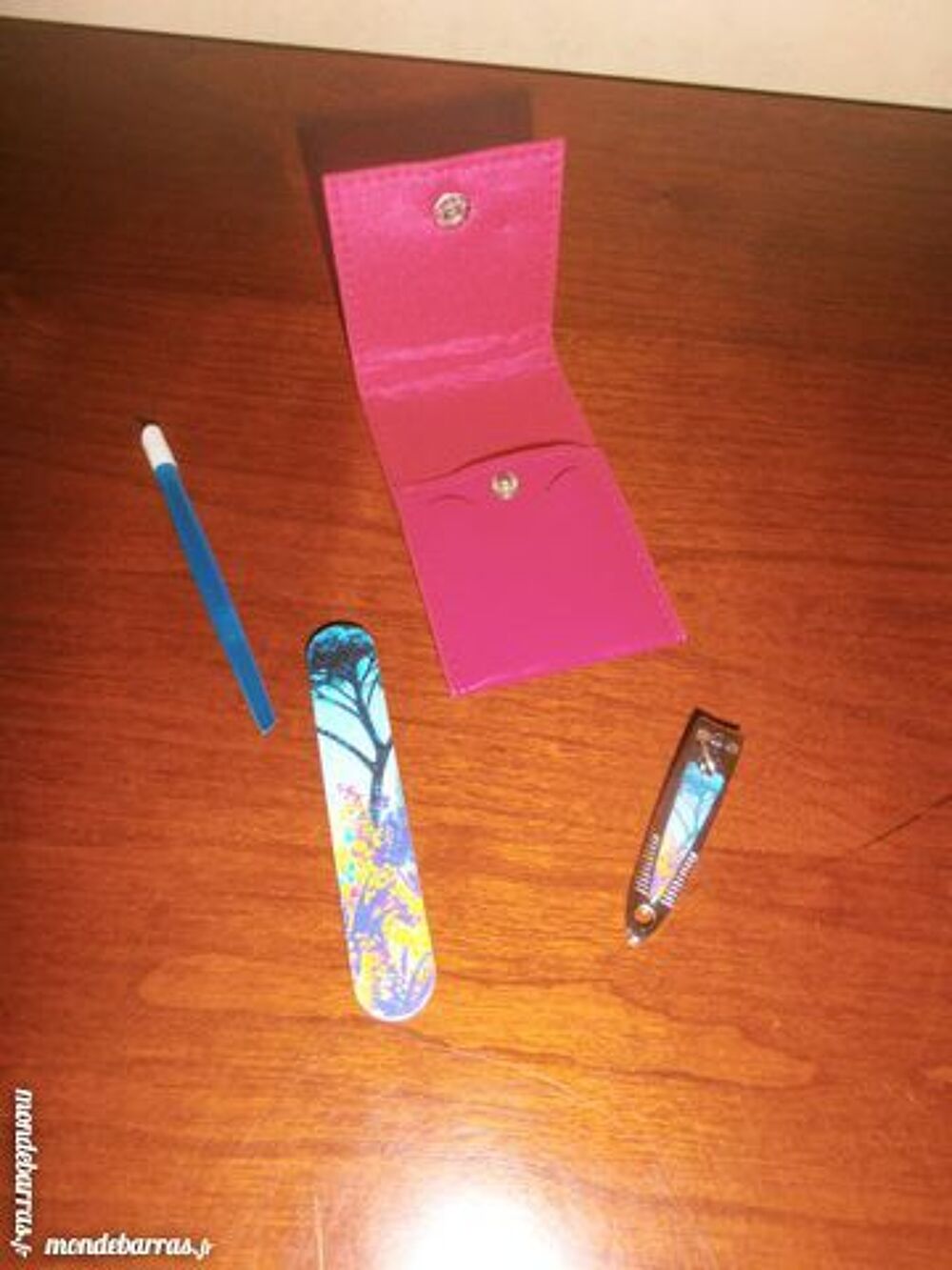 Set manucure fuchsia (25) Bijoux et montres
