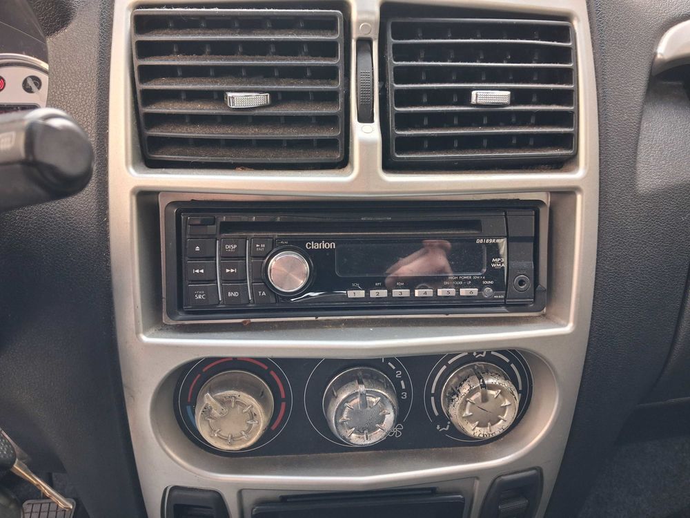 je une petite voiture sans permis en eta de marche 