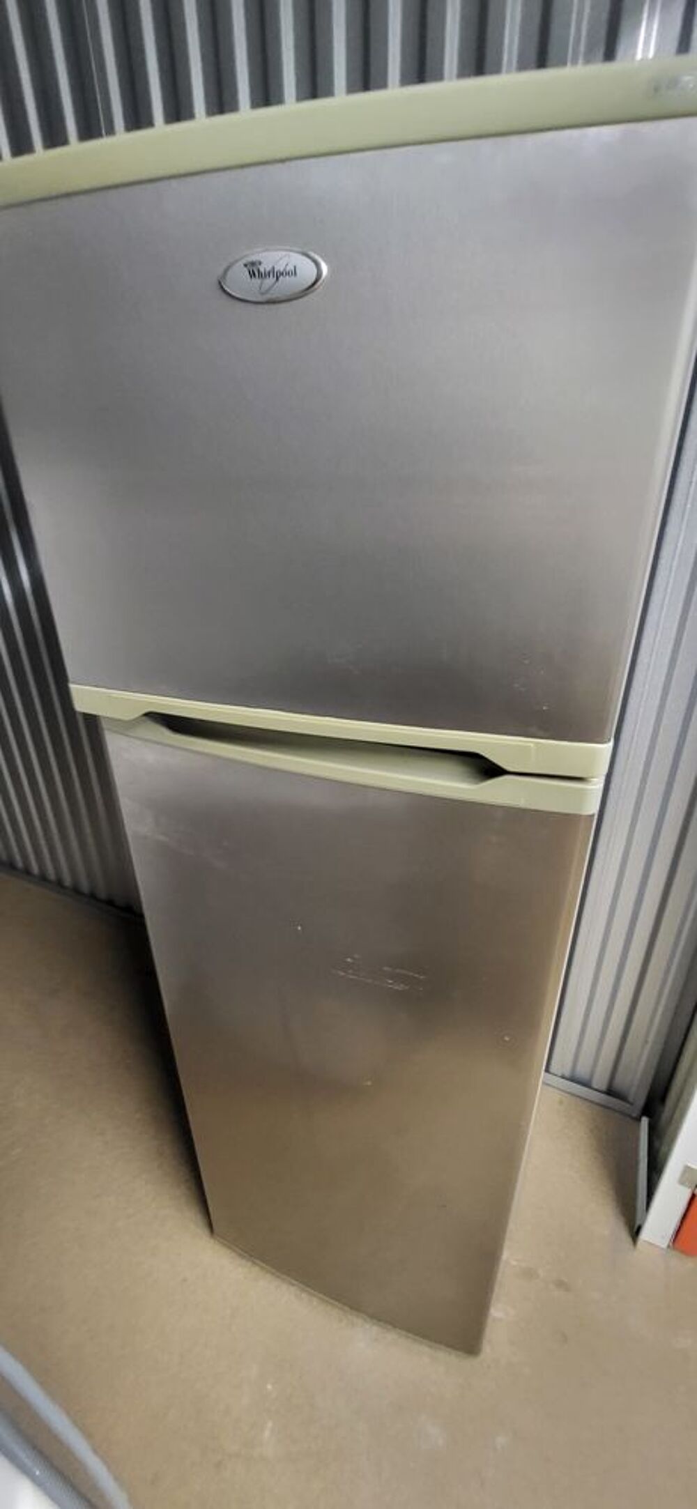 Combin&eacute; cong&eacute;lateur r&eacute;frig&eacute;rateur Electroménager