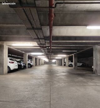  Parking / Garage à louer 14 m² Saint-Étienne