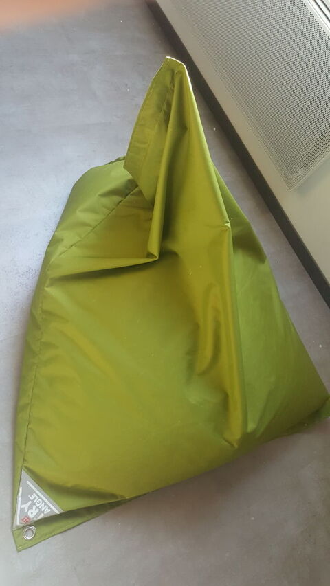 pouf sit on it try angle 30 Mareau-aux-Prs (45)