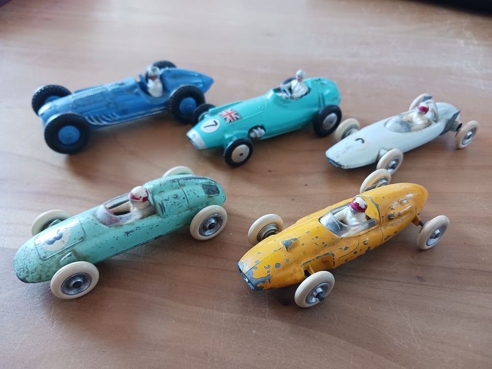 MINIATURES AUTOMOBILES 1/43&deg; 