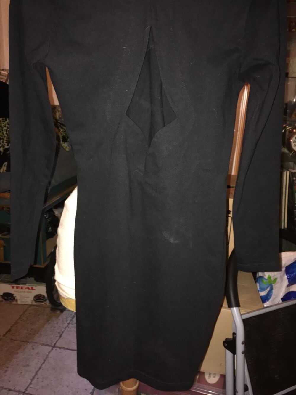 Jolie petite robe noire taille 36 Vêtements