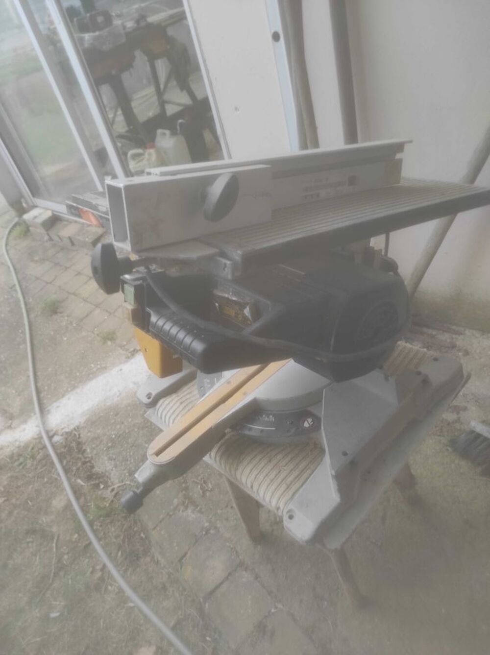 scie &agrave; onglet Bricolage