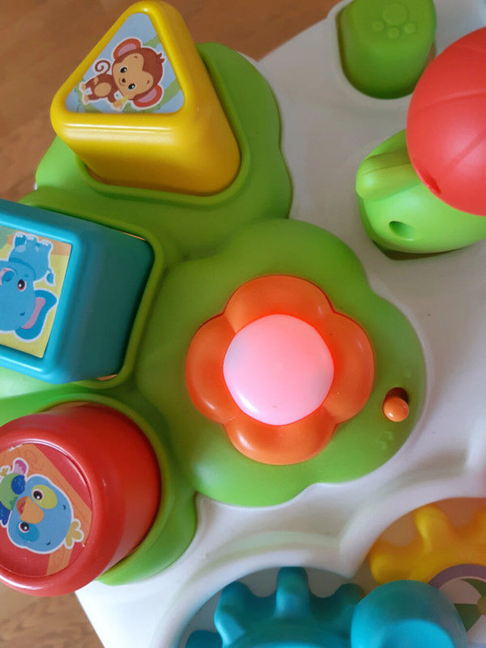 Table d'activit&eacute;s enchant&eacute;e Jeux / jouets