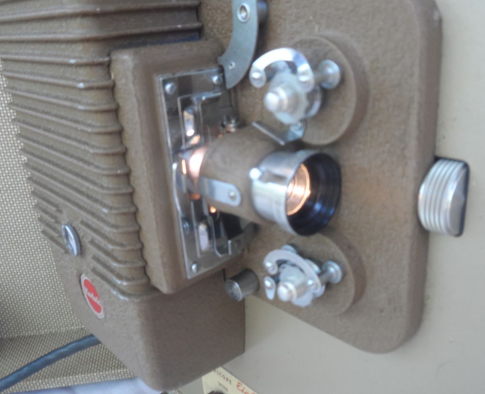 PROJECTEUR HUIT MM KODAK EIGHT 500 FONCTIONNE EN 220 VOLTS Photos/Video/TV