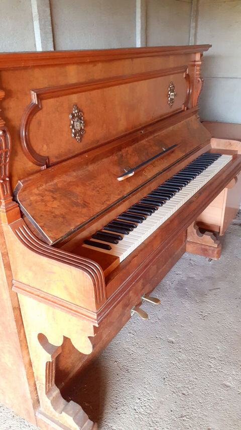 PIANO droit ANCIEN Belle sonorité 1000 Condé-sur-Huisne (61)