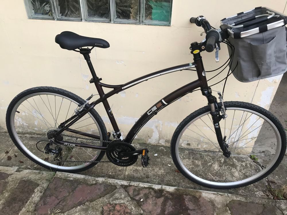 Presque neuf VTC CR3 Vélos