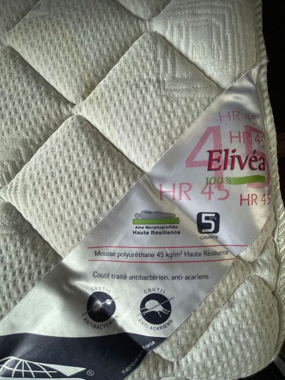 BZ tr&egrave;s peu servi 160x220 matelas Simons 14 cm Meubles