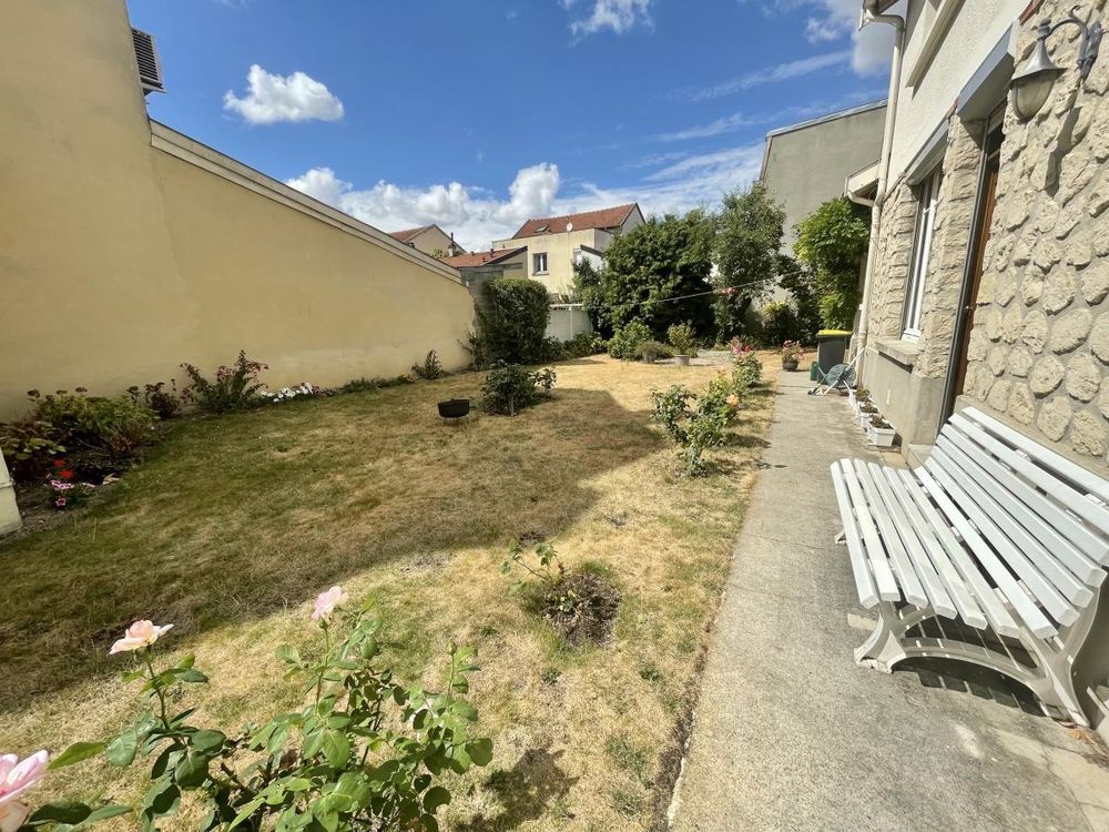 Vente Maison Maison 4 pièces avec jardin et garage. Reims