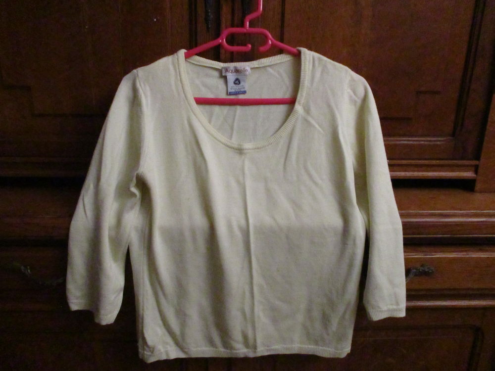 pull jaune clair et gilet noir et autres articles bon &eacute;tat Vêtements