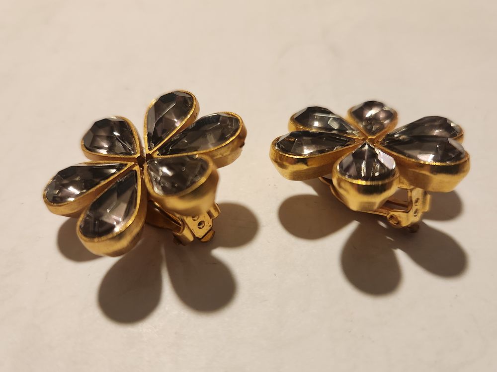 BO Boucles d'Oreilles Clip fleur dor&eacute;e strass ANTIGONA Bijoux et montres