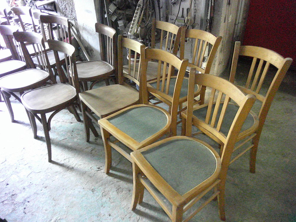 26 chaises de bistrot anciennes Meubles