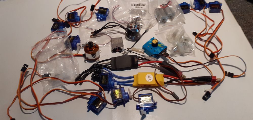 PIECES POUR DRONES Jeux / jouets