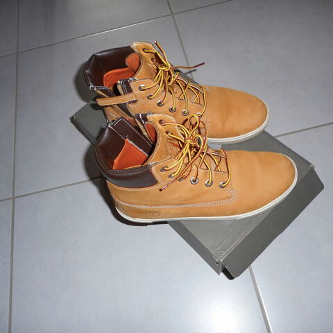 PAIRE DE TIMBERLAND NOIRE ET CAMEL 65 Saint-Pathus (77)