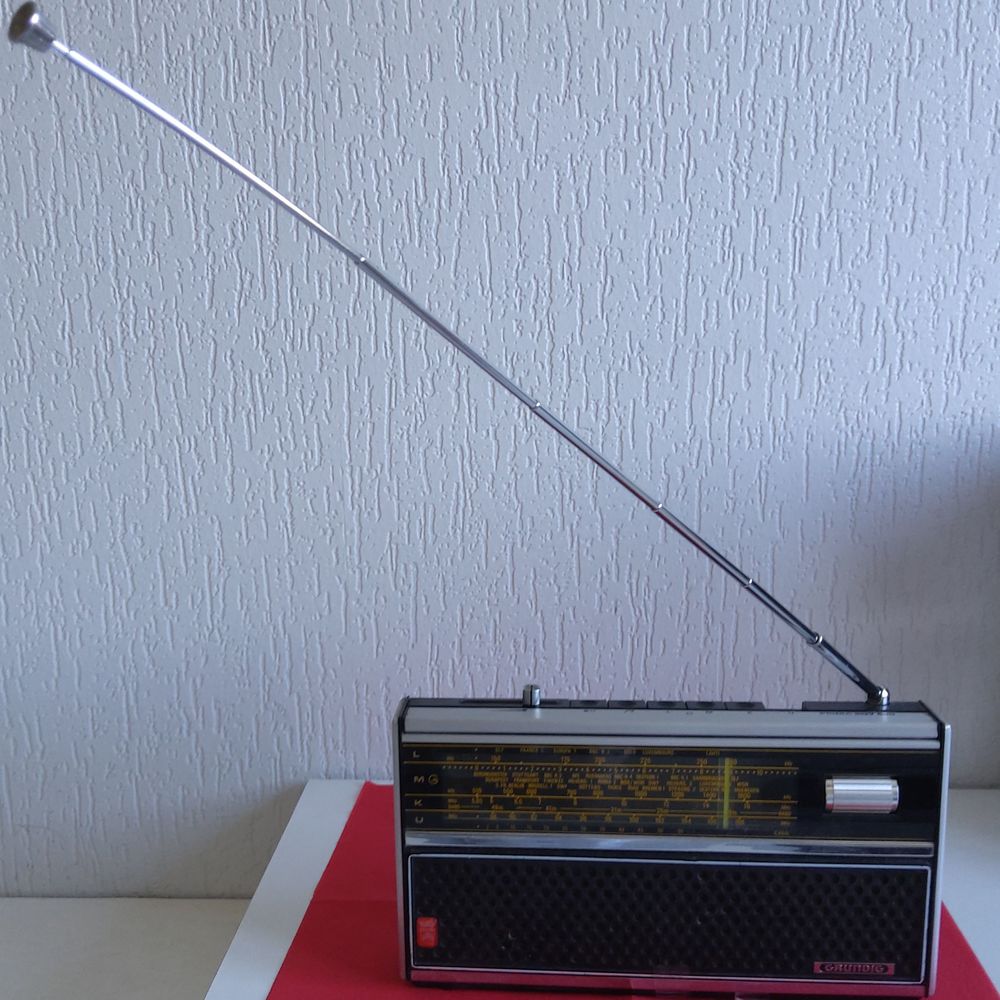 TRANSISTOR "GRUNDIG" Audio et hifi