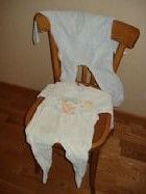 Pyjamas blanc et blanc motif 2 ans et bien autres 0 M�rignies (59)