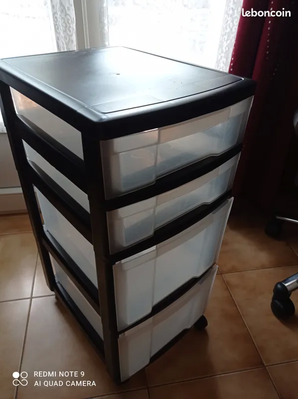 Tour de rangement en plastique Meubles