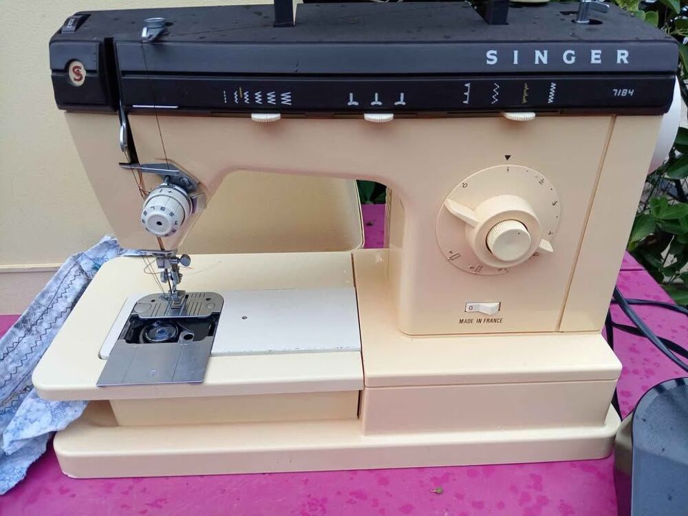 machine &agrave; coudre SINGER 7184 Electroménager
