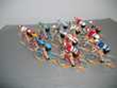 Cyclistes miniatures. Figurine. Diorama. Jouets. Collection 