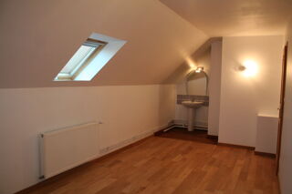  Maison à louer 6 pièces 153 m²