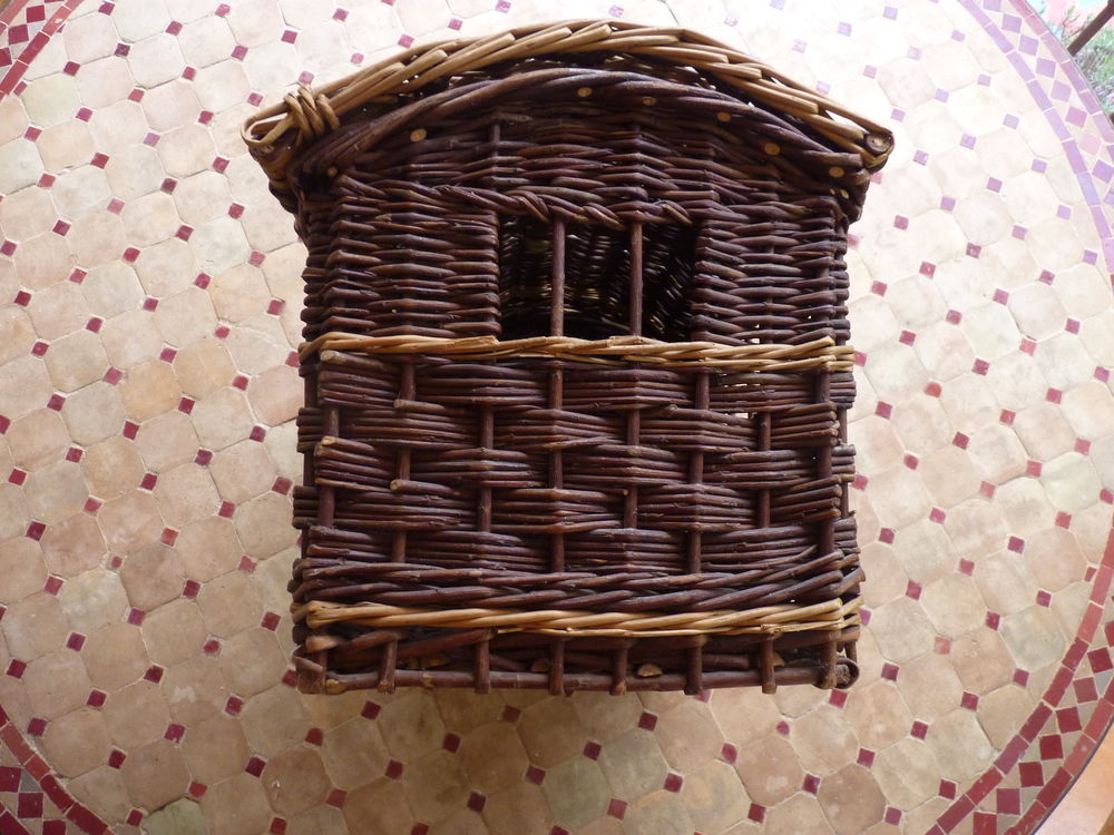 Panier en osier pour chat Décoration