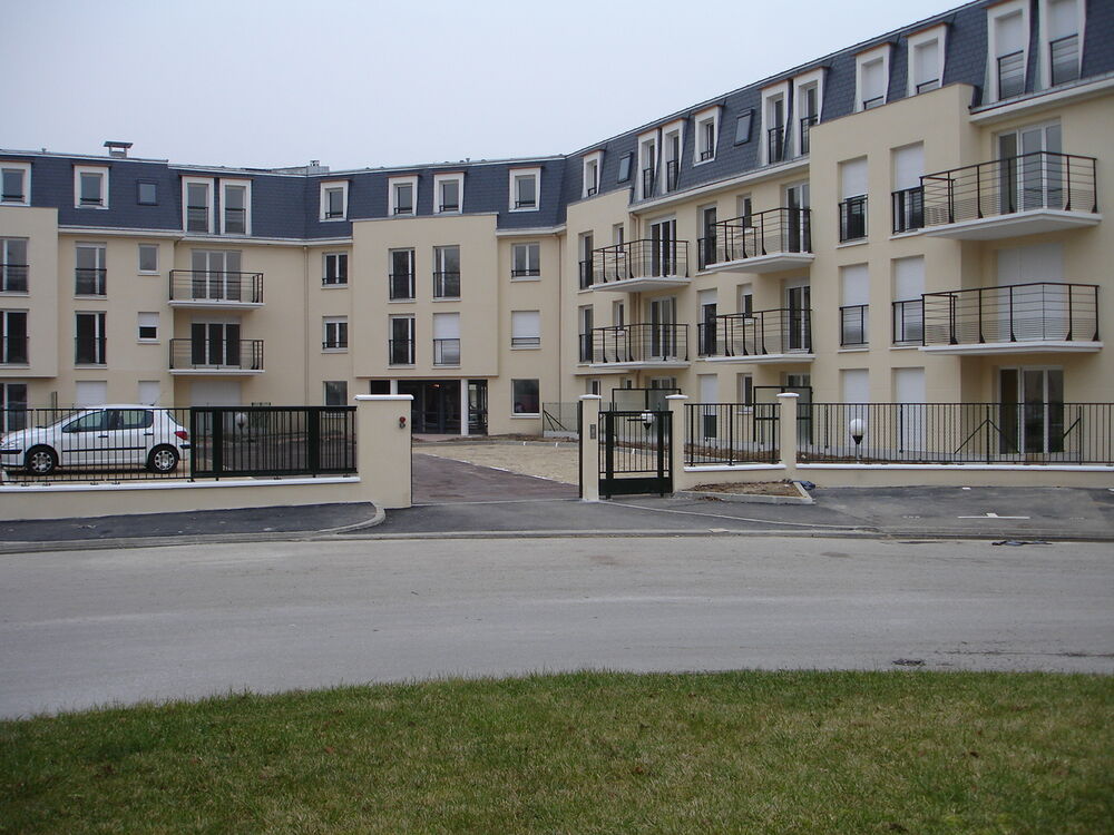 Location Appartement 2 pièces standing accés à Paris par RER D Chantilly