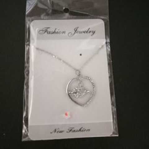 Chaine avec pendentif c?urs et flche 3 La Fert-sous-Jouarre (77)
