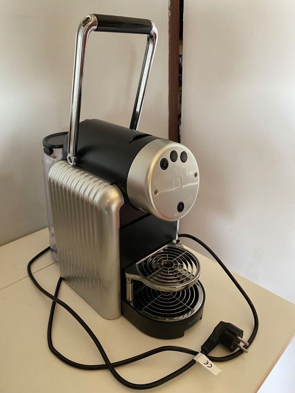 - Machine &agrave; caf&eacute; Nespresso Electroménager