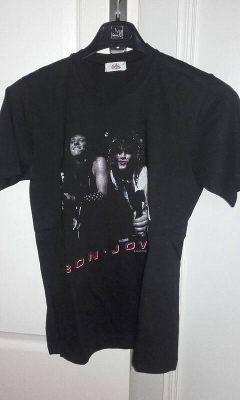 T-Shirt : Bon Jovi - Bon Jovi 1985 - Taille : M 220 Angers (49)