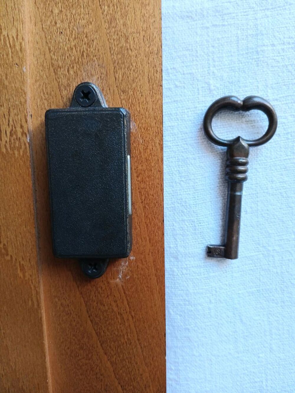 PETITES PORTES POUR MEUBLE + PLATEAU TELE ORIENTABLE Meubles