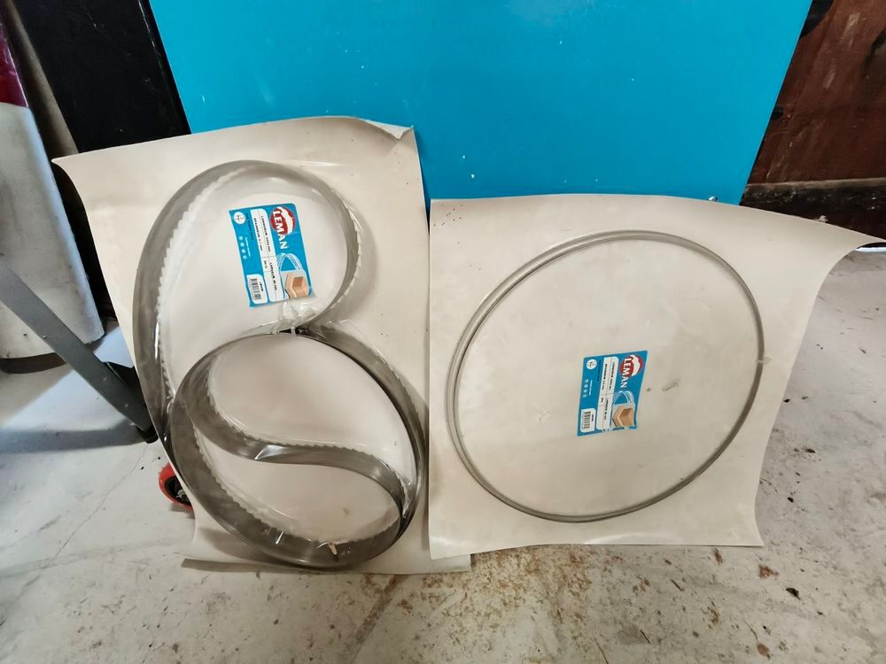 Scie &agrave; Ruban LEMAN SRU470 ,kit de d&eacute;placem et lames de scies Bricolage