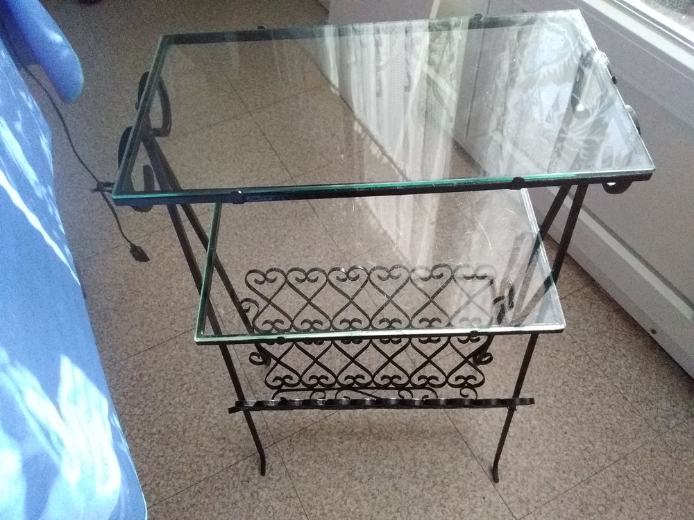porte magasine en fer forg&eacute; avec deux supports Décoration