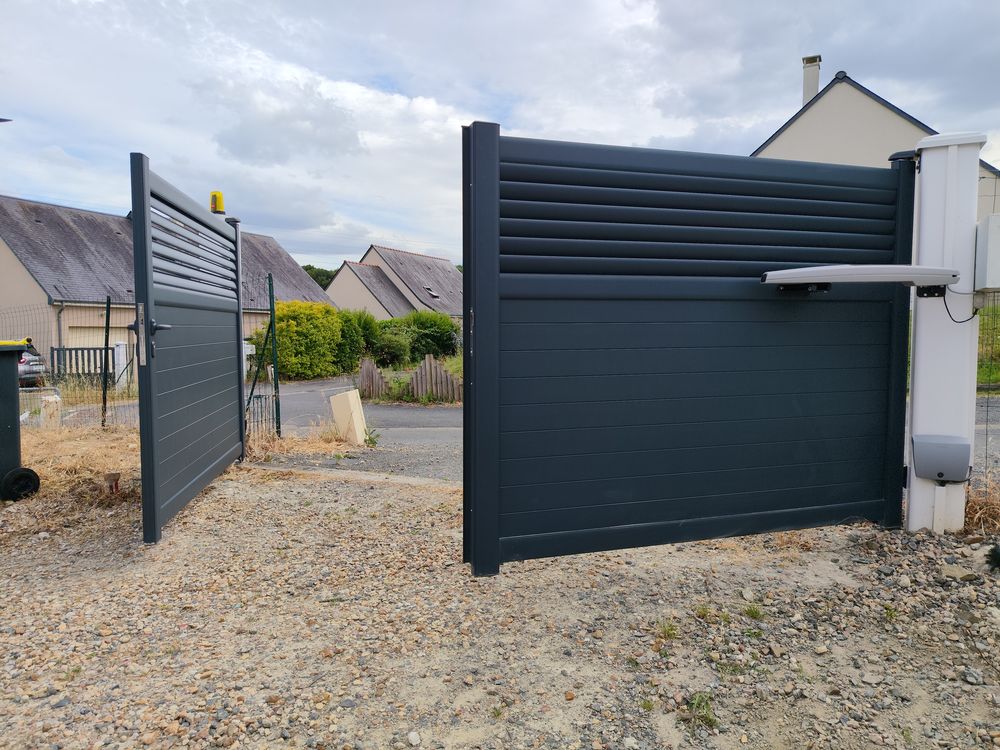 Portail Alu battant motoris&eacute; 4m Jardin