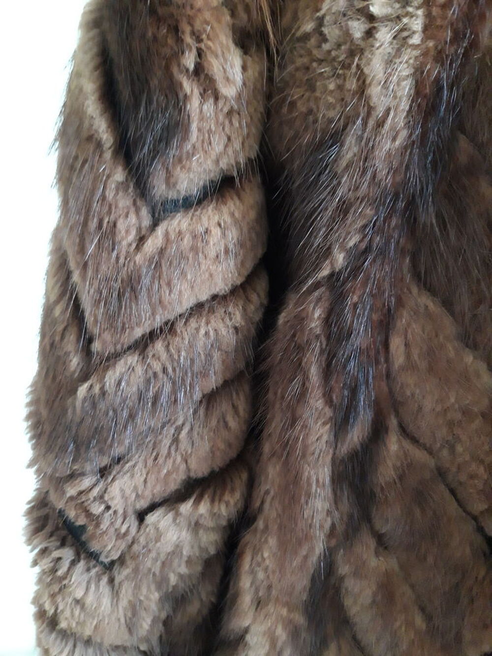 Manteau 3/4 de Fourrure V&eacute;ritable en Ondatra Vêtements