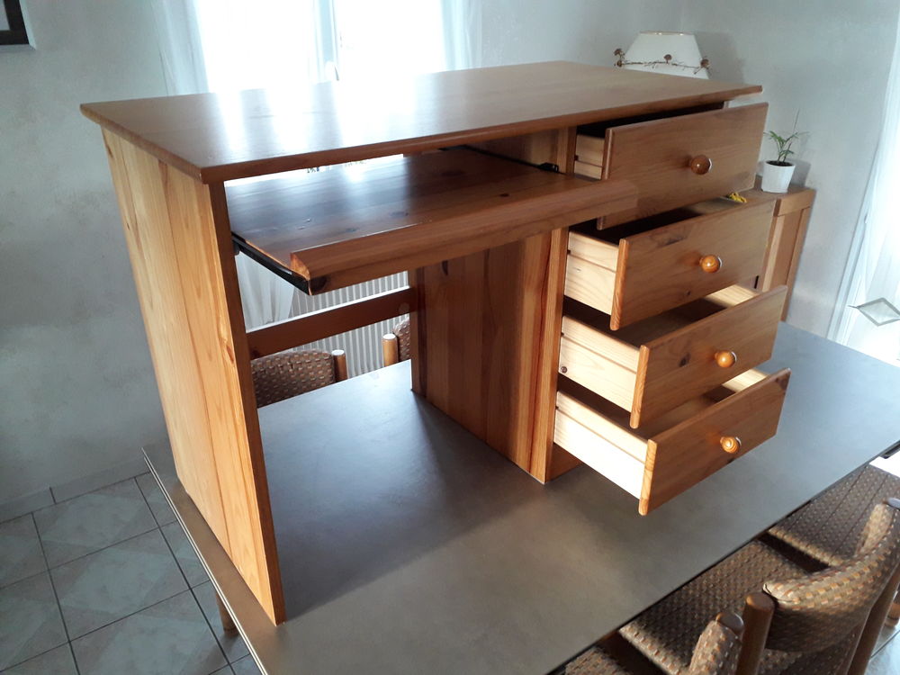 Bureau &agrave; tiroirs Meubles