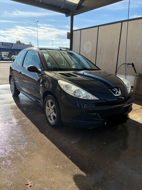 Peugeot 206 + 1.1e 60ch S&eacute;rie Limit&eacute;e Attractive 2011 occasion Lagupie 47180