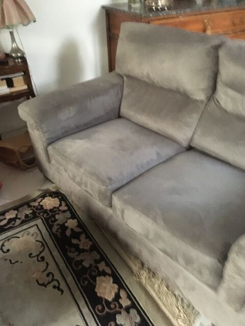 Canap deux places gris en tissu 150 Saint-Maurice-de-Beynost (01)