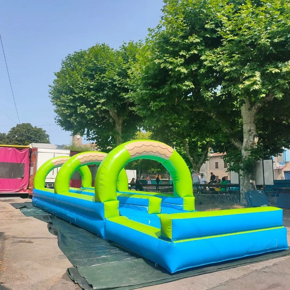 Structure gonflable avec moteur et certification Jeux / jouets