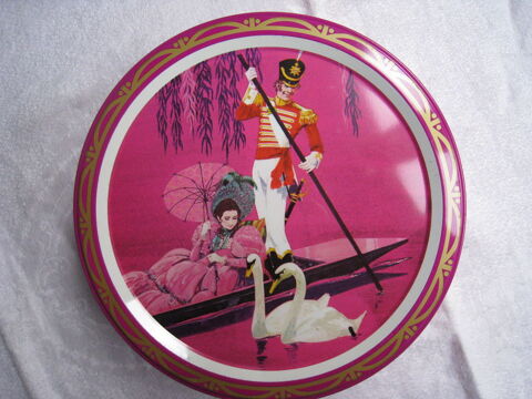 Boite métal quality street rare Vinay (38)