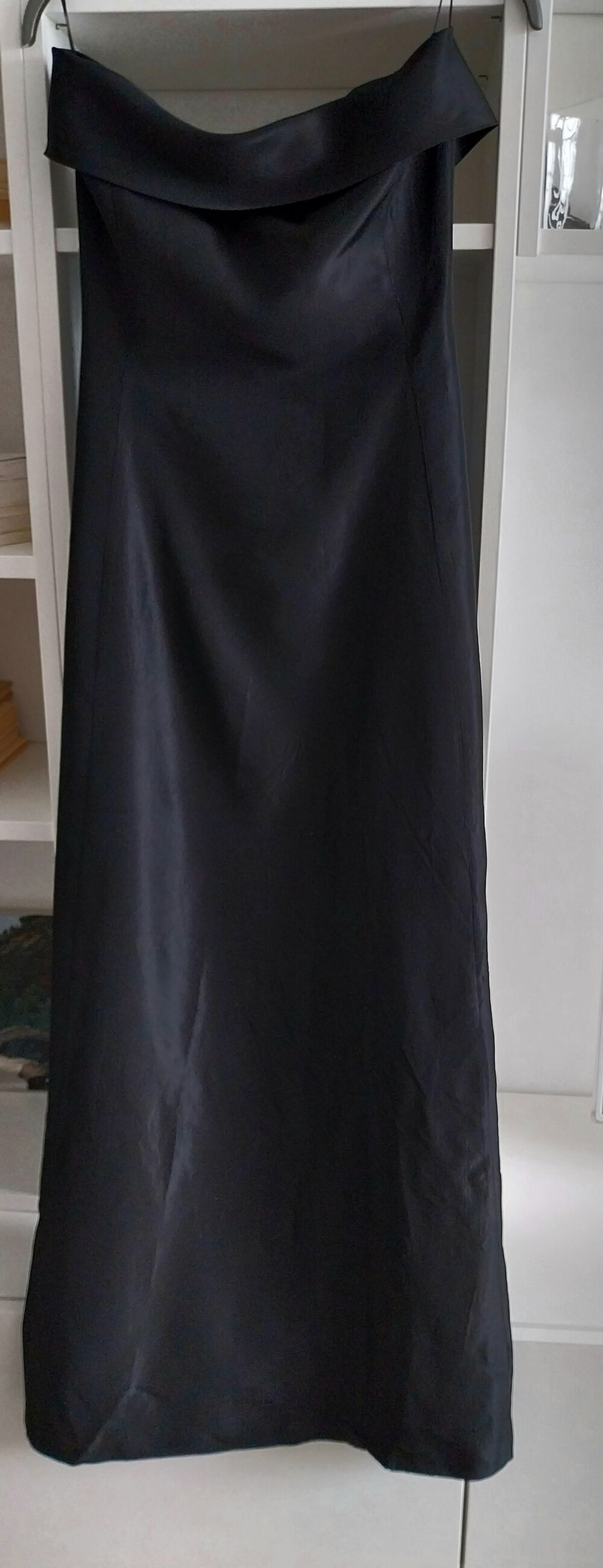 &Agrave; SAISIR 
JOLIE ROBE DE SOIR&Eacute;E NEUVE NOIRE AVEC &Eacute;TOLE Vêtements