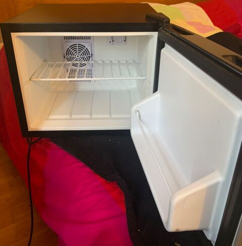 R�frig�rateur mini bar 17l 70 Goudargues (30)