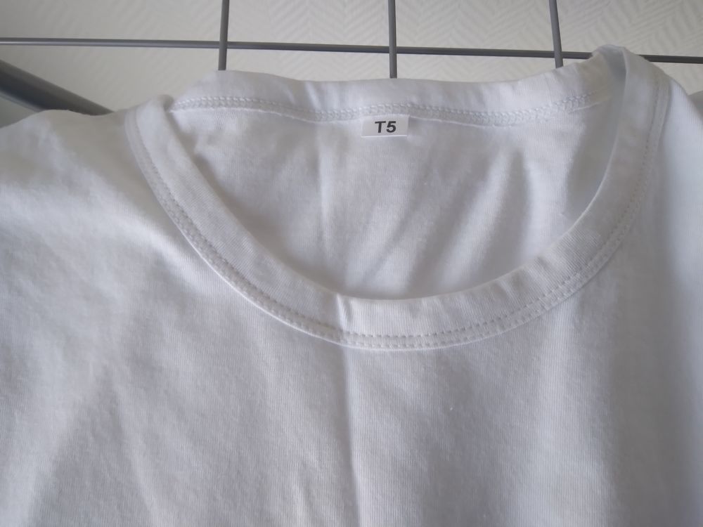 2 tee-shirts Vêtements