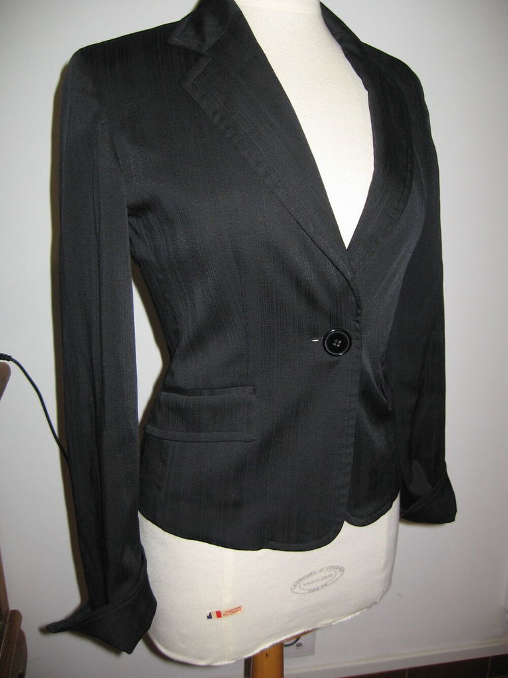 Veste courte noire Vtements