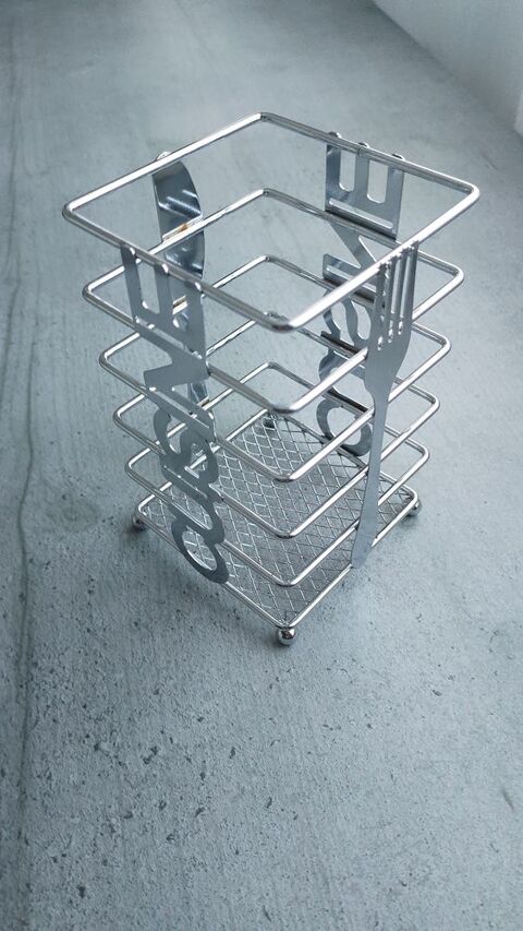 Porte-Ustensiles de Cuisine Design en Métal Argenté Maureilhan (34)