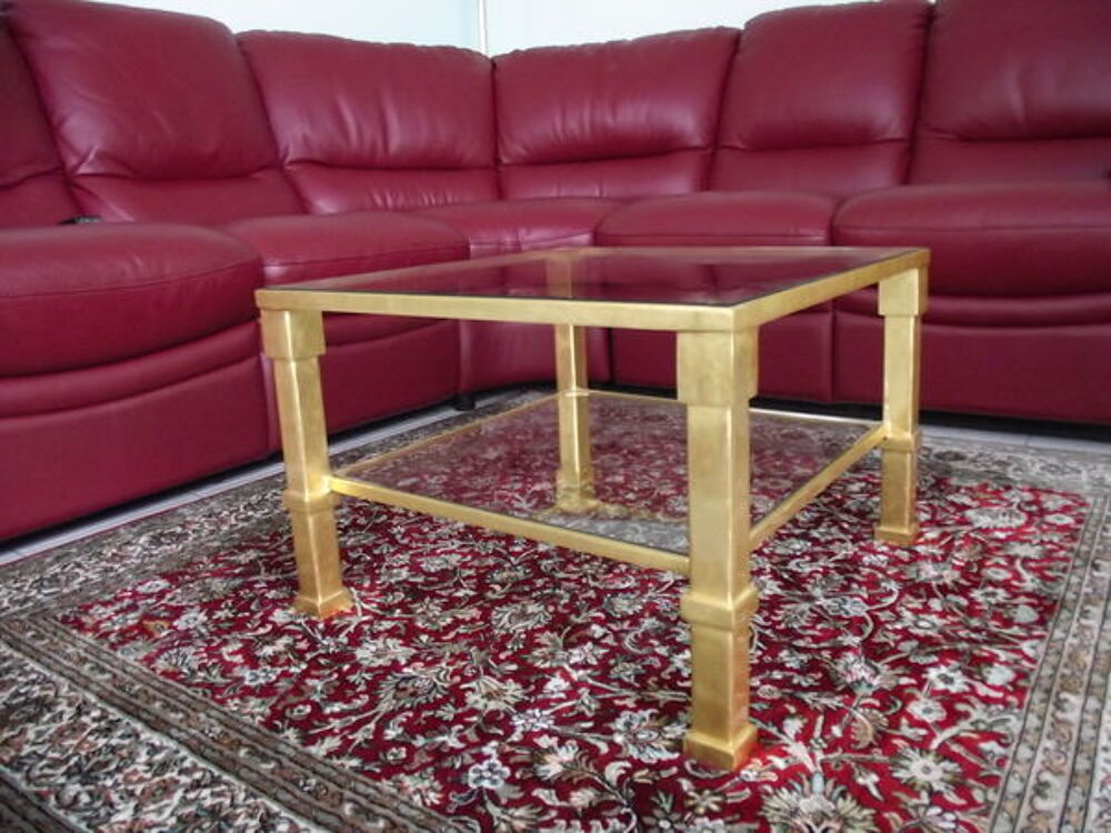 TABLE BASSE DOREE A LA FEUILLE 24 CARRATS. Meubles