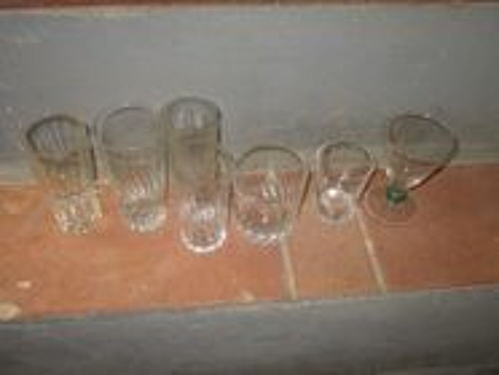 7 verres dont un en double - pas un &eacute;clat Dcoration