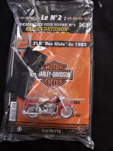 Harley davidson 1962 FLH duo glide miniature 1/18 + livret Toul (54)